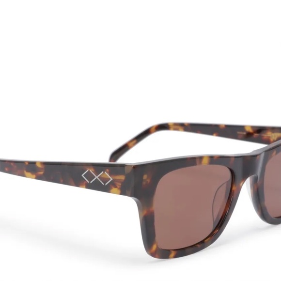 Karen Wazen Harper Tortoise Sunglasses - Picture 2 of 2